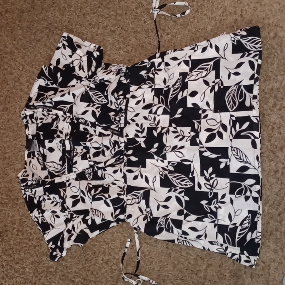 SCRUB TOP - Picture 2 of 5